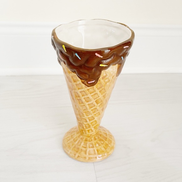Ice Cream Cone Shaped Glasses Set - Picture 5 of 5